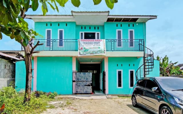 SPOT ON 91918 Najla Guest House Syariah