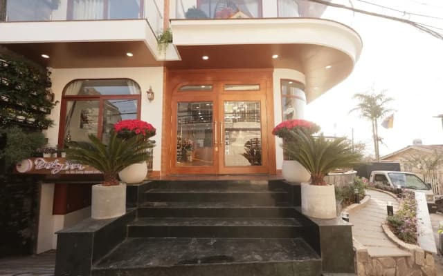 Cat Tuong Hotel