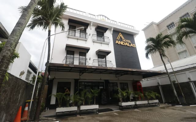 RedDoorz Plus @ Jalan Raden Intan Lampung
