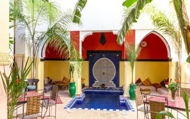 Riad Le Dromadaire Bleu by Weekome