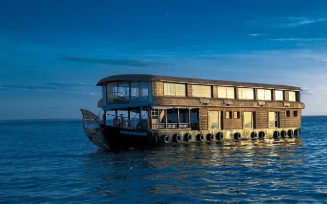 Tharangini Houseboats