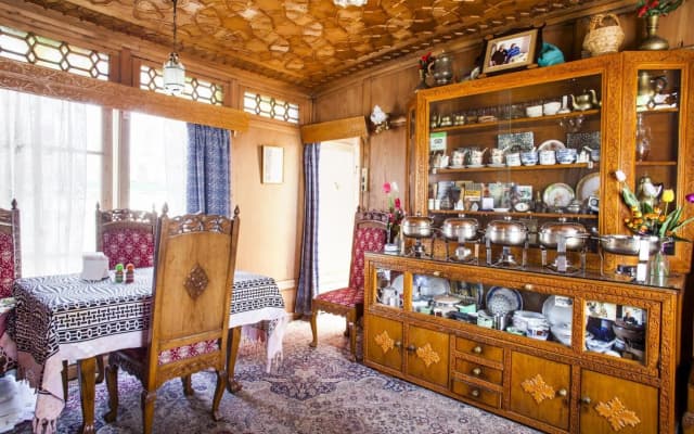 The Shelter Group of Houseboats