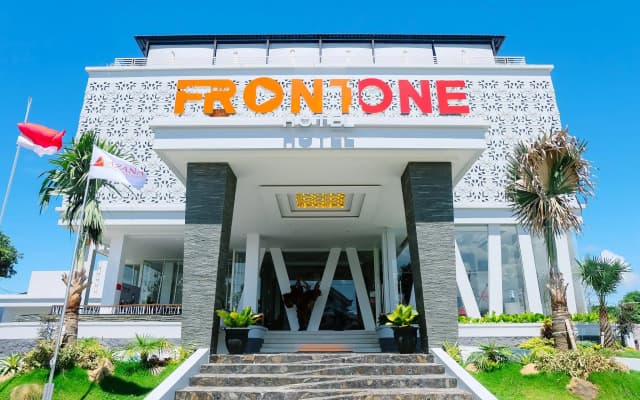 Front One Hotel Pamekasan Madura