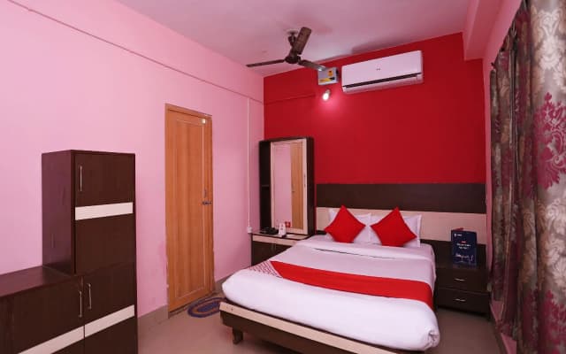 OYO 13624 Kapoors Plaza Guest House