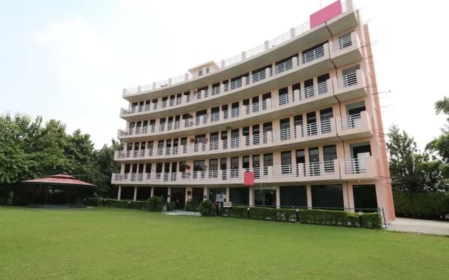 OYO 6242 Jalsa Resort