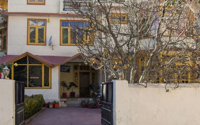 OYO 23131 Village Heart Cottage