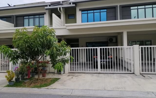 A&D Home-stay @Kota Warisan, Sepang (KLIA 15 min)
