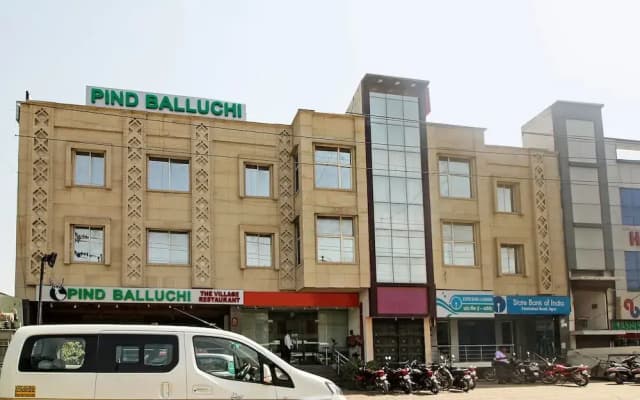 Hotel The City Square & Suites