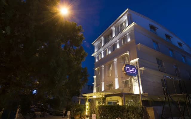 Nun Hotel Lara