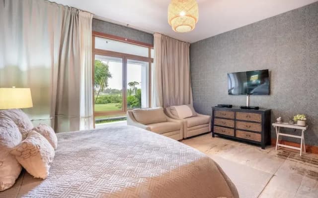 4BR Maid Included Golf Course View 8 Guest