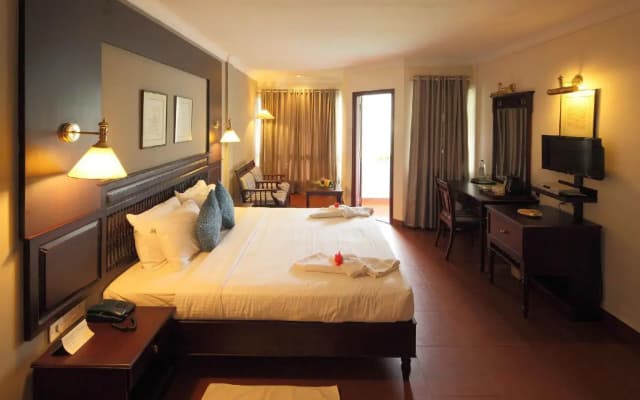 T And U Leisure Hotel