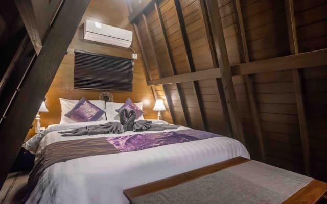 Rumah Kayu Tatiya Villa