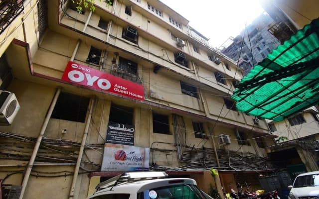 OYO 2510 near Camac Street