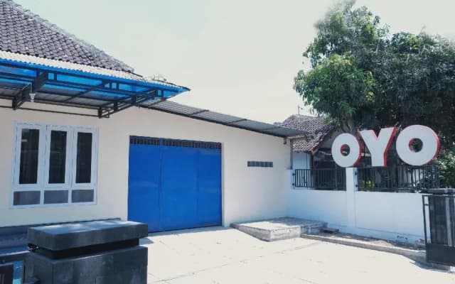 OYO 1190 Griya Soeratin Residence Syariah