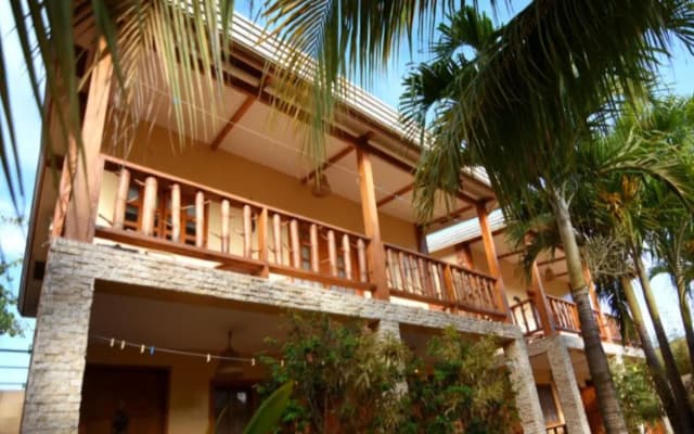 Alona42 Resort