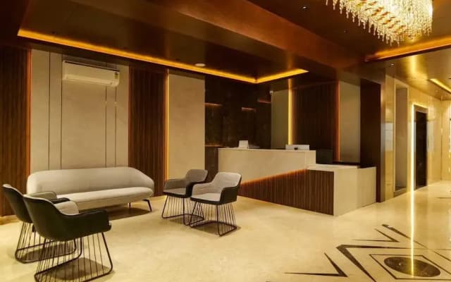 Balu Residency - A Business Class Hotel