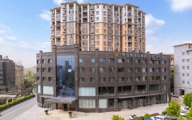 Vienna International Hotel (Jiugong Avenue, Tongshan County)