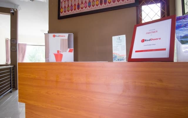 RedDoorz Syariah near Ngade Lake