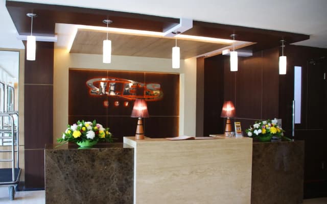 JLE'S Hotel
