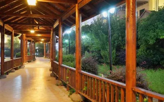 Shanjingcheng Holiday Hotel