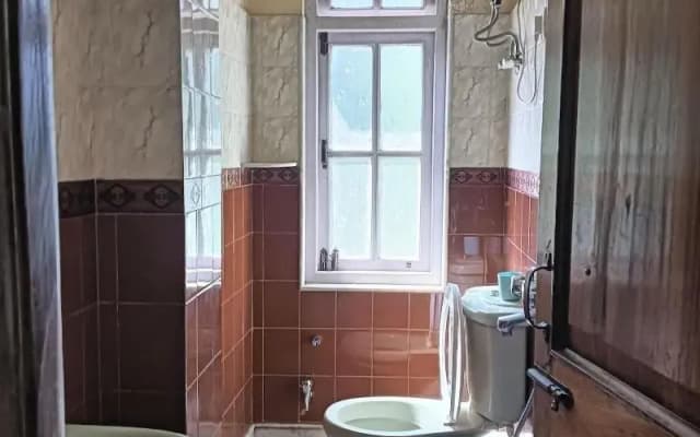 Ronglyang Lotus Villa Homestay (Near MG Road)