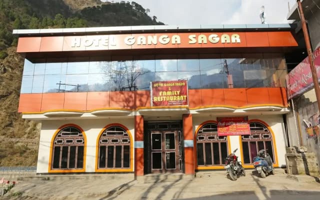 OYO 28260 Hotel Ganga Sagar