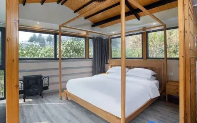 Yinxi Tangquan B&B