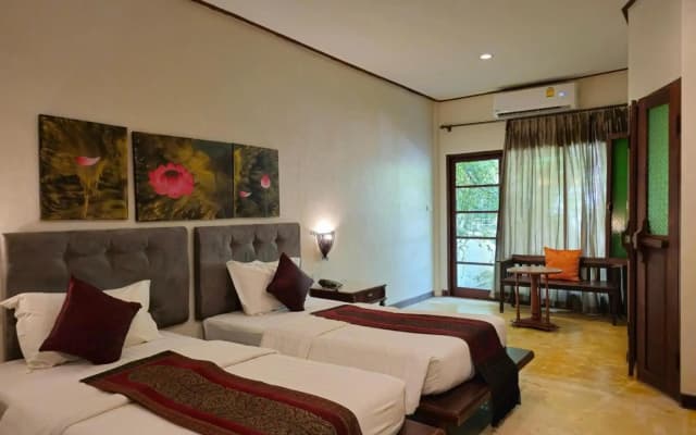 Baan Panwa Resort
