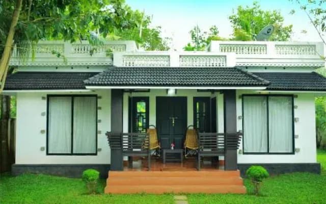 Mayas Beach House - Boutique Serviced Villa