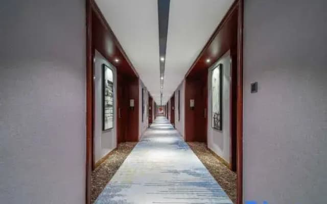 Wu Hua Tian Yue Hotel (Zhongwei Gulou South Street Branch)