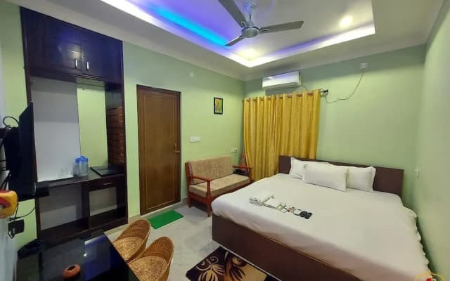 Hotel Aayes & Resort
