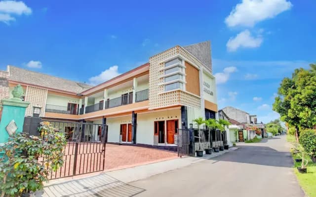 Hotel O Sleman Near Bandara Adi Sutjipto Formerly Joglo Sorogenen