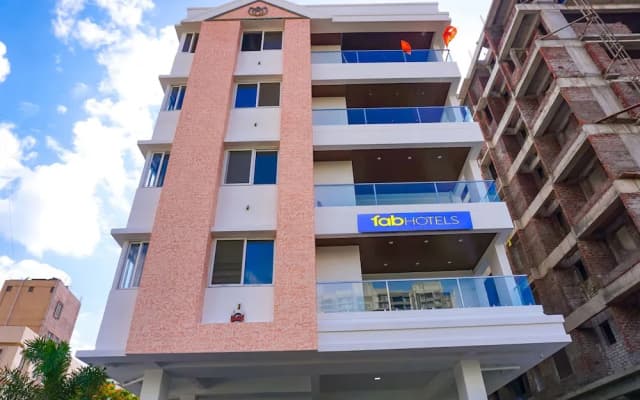 Fabhotel Prime Athiti Delight Stay
