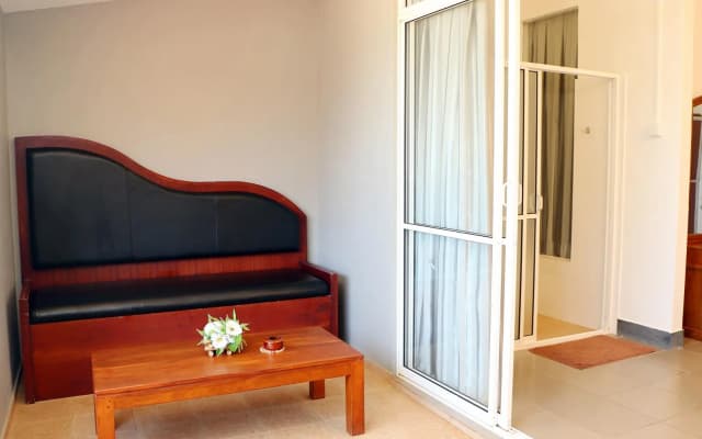 Roy Villa Beach Hotel