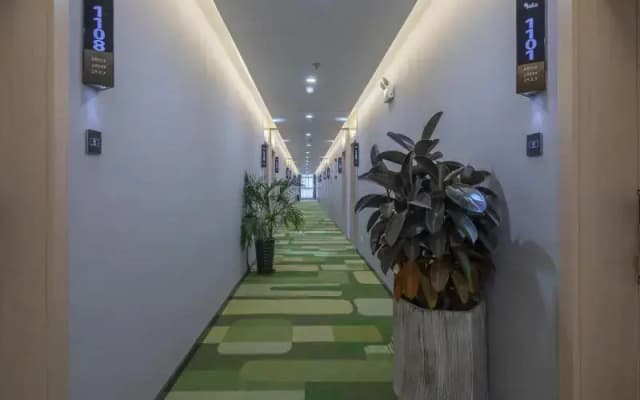 Vatica Hefei Huangshan Road Yuexi Road Hotel