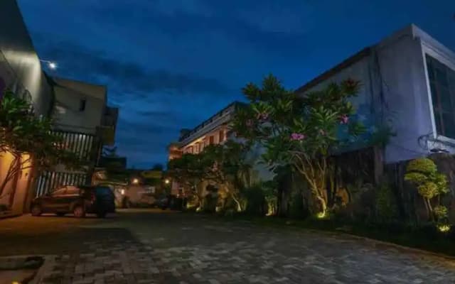 Grand Aularis Hotel