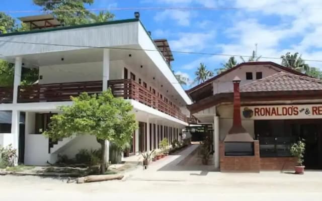 Ronaldo's Inn Siargao by Cocotel