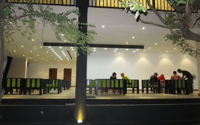 Nice Place Hotel