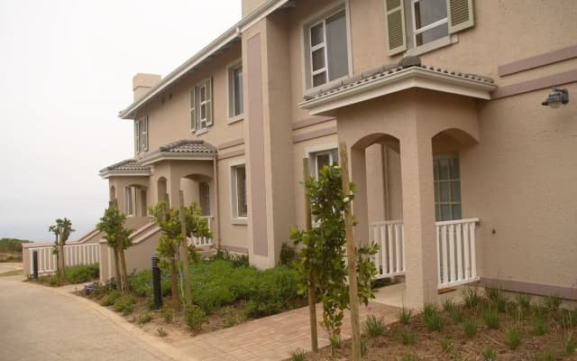 Pinnacle Point Beach and Golf Resort