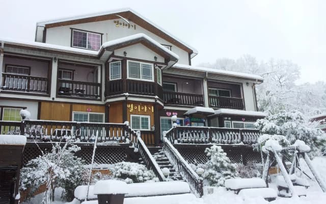 Gyeongju Byul Iyagi Pension