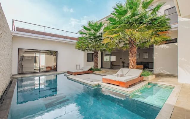 Villa MJ Modern 4BR with Pool & Rooftop