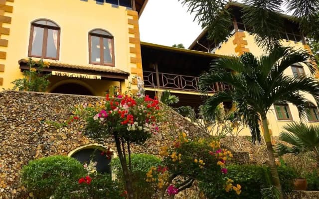 Ever dreamed of staying in a 3 Bedroom Castle-SDV044B-By Samui Dream Villas