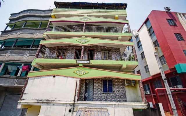 OYO KOL1929 Hansaraj Guest House