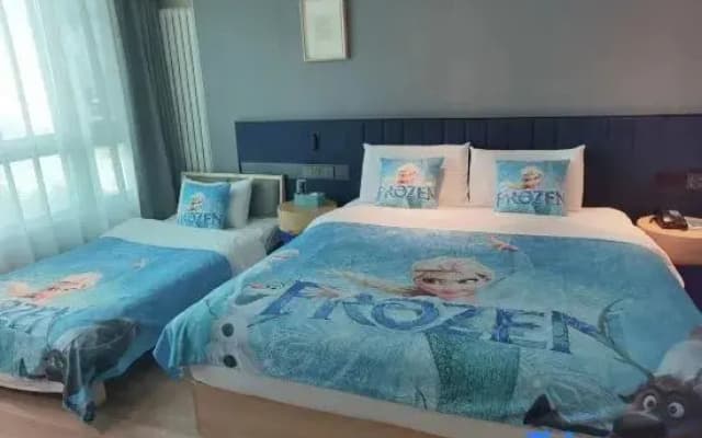Dequan M Hotel (Beijing Universal Resort Liyuan Metro Station Branch)