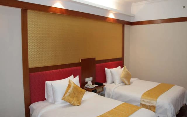 Golden Lustre Hotel