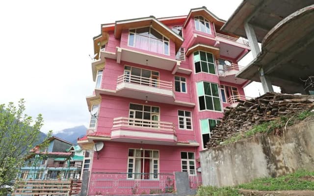 OYO 13743 Home Modern 2BHK Near Mall Road