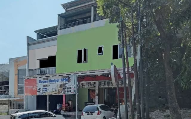 OYO Life 92877 Hotel Rainbow 7296