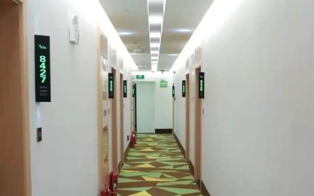 Vatica Hotel Xuzhou Suining West Bayi Road