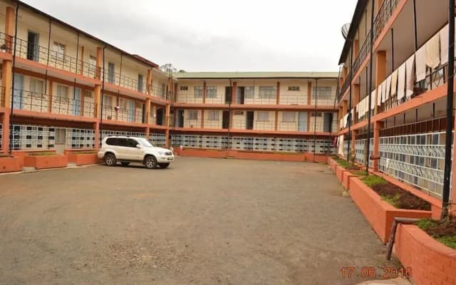 Racecourse Inn Hotel