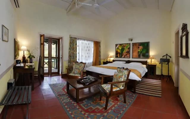 Neemrana'S Glasshouse On The Ganges